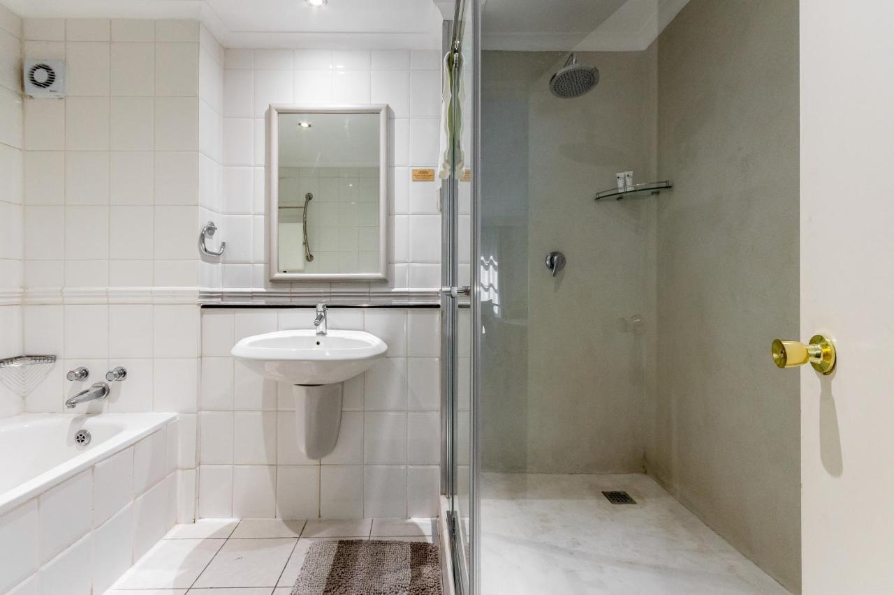 Trendy Apartment In Thibault Square City Centre เคปทาวน์ ภายนอก รูปภาพ
